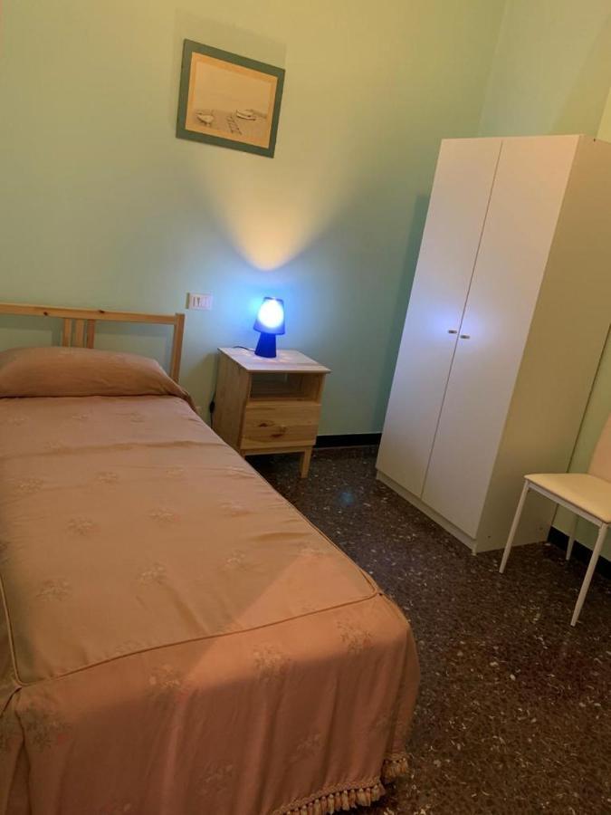 Dolce Notte, Near San Martino Hospital Bed and Breakfast Genua Buitenkant foto